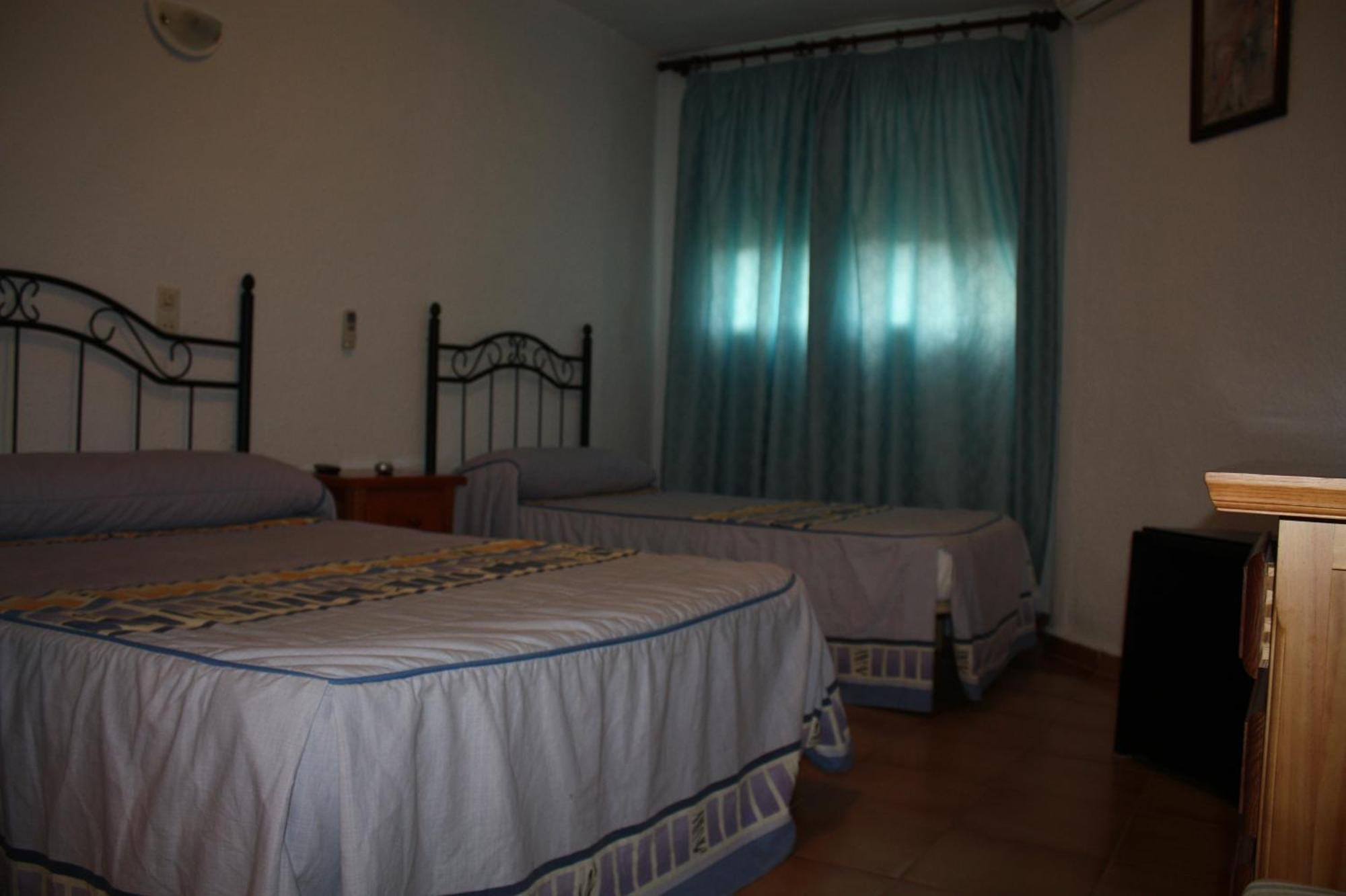 Hostal Tamarindos Matalascañas Extérieur photo
