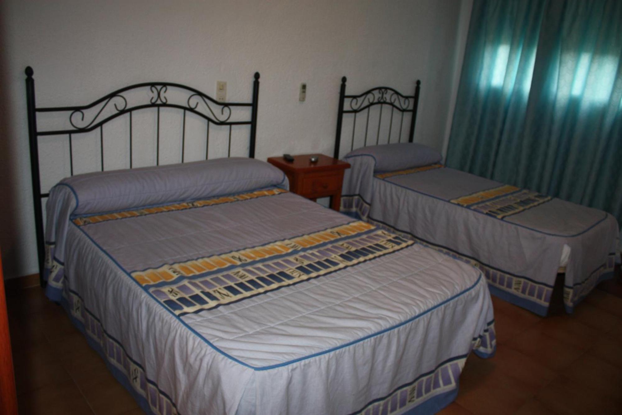 Hostal Tamarindos Matalascañas Extérieur photo